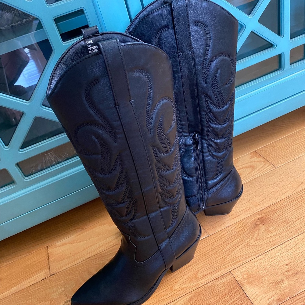 NWOT Dixie Upper-Man Made Leather Boots